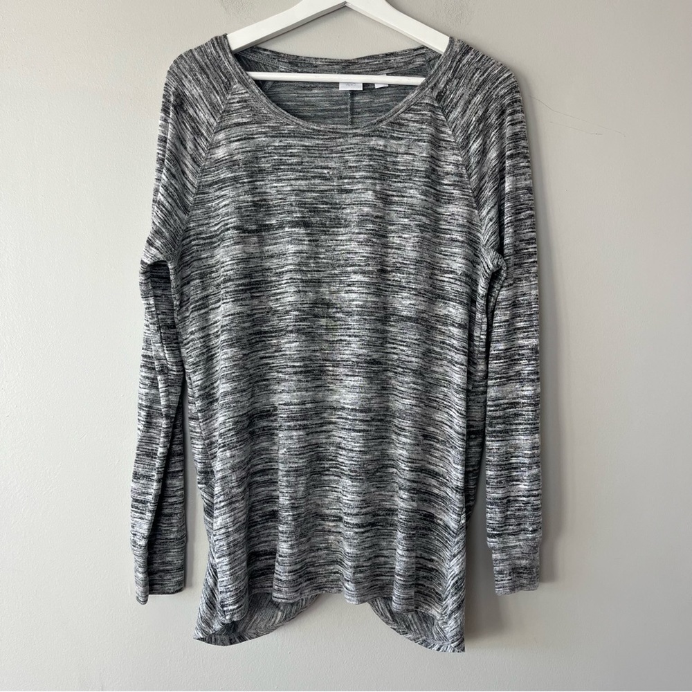 New York and Company Gray and White Open Back Long Sleeve‎ Top Medium